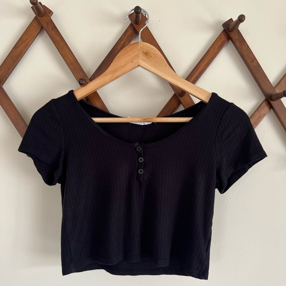 Women’s Black Crop Top Size Small - Picture 1 of 4